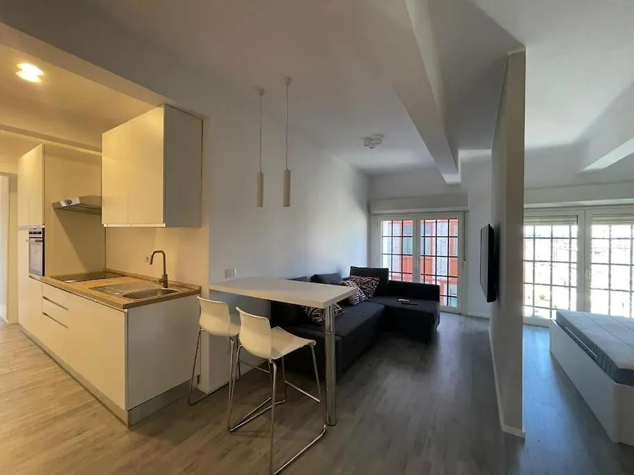 Cozy Design Studio Apartment In Porta Maggiore. Rome Italy